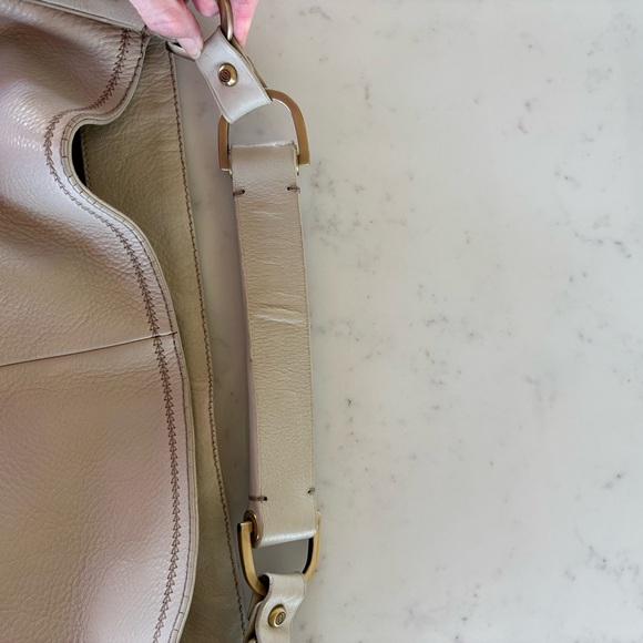 Oroton Cream Leather Shoulder Bag - Picture 5 of 16